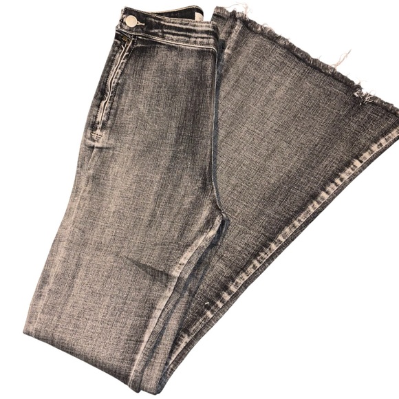 POL Boho Ruffle Peasant Top + Distressed Flare Jeans Outfit Small - Picture 13 of 13